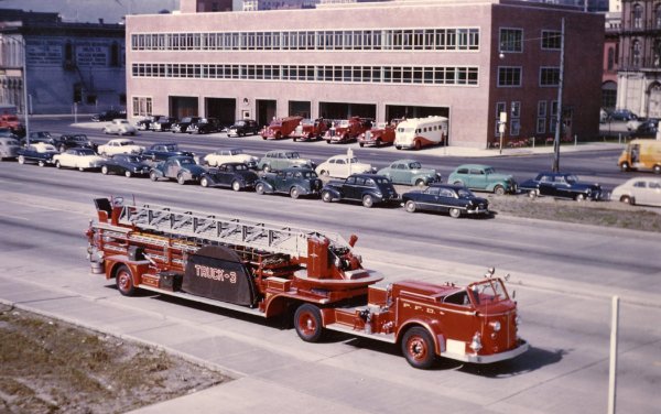 American LAFRANCE 700