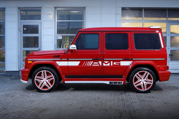 Mercedes Benz g63 AMG красный