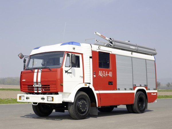 Пожарная АЦ КАМАЗ 3 2 40 4