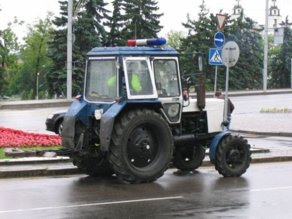 МТЗ-80 трактор полицейский