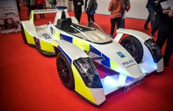 Caparo t1 полицейский