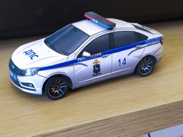 Лада Веста полиция игрушка