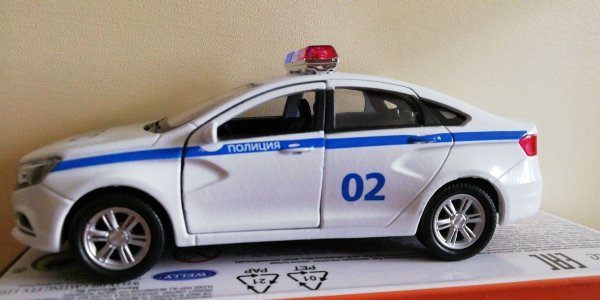 Welly Lada Vesta полиция