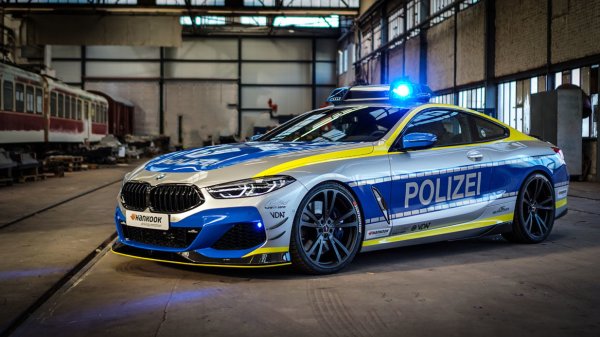 BMW m8 Полицейская