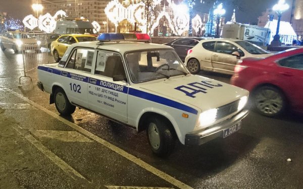 Полицейская машина ВАЗ 2107 ДПС