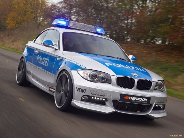 Автомобиль БМВ 3 полицейский Германии