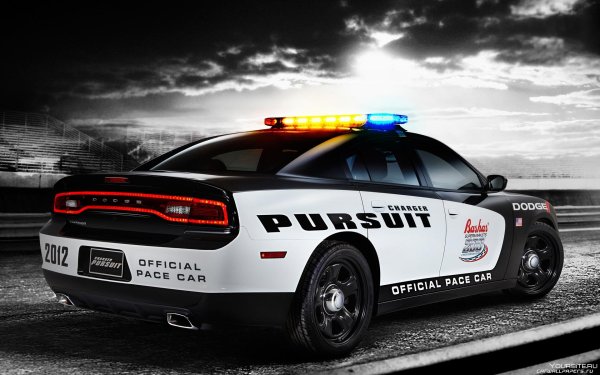 Полицейская машина dodge Charger Pursuit