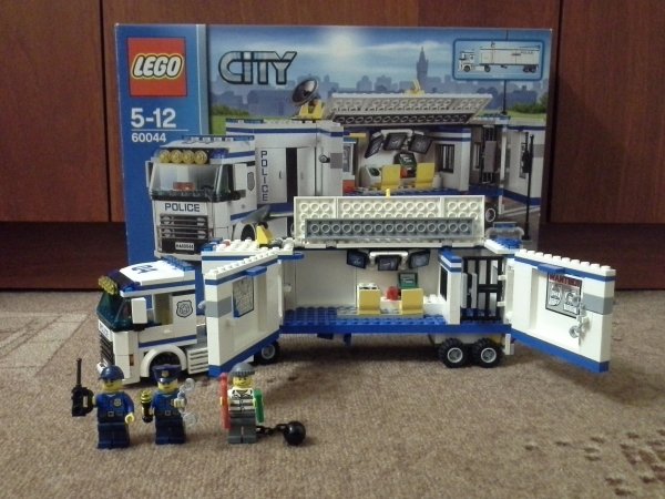 LEGO полицейский грузовик 60044