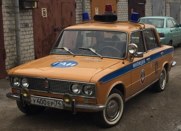 ВАЗ 2103 милиция