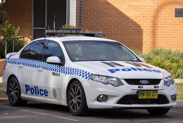 Ford Falcon 2016 Police