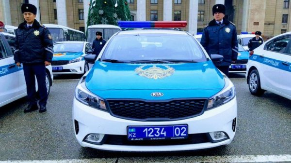 Кия Серато полиция