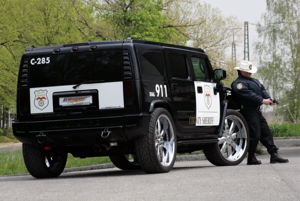 Полицейский Hummer h2