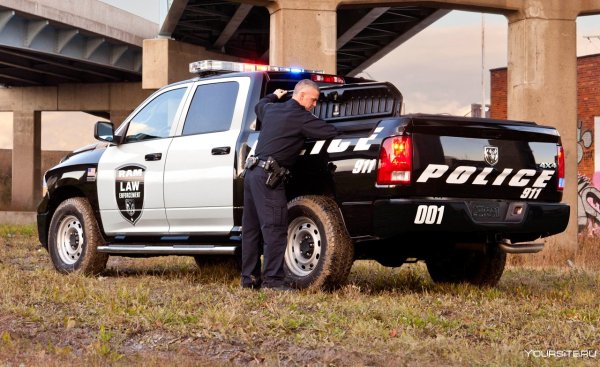 Dodge Ram 1500 Police