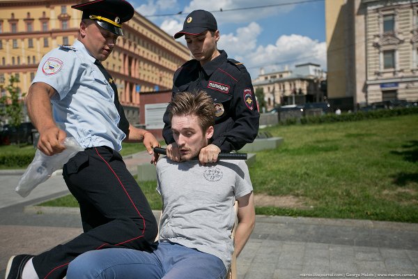 Менты на улице
