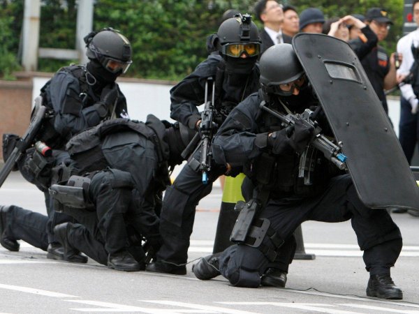Спецназ полиции США SWAT