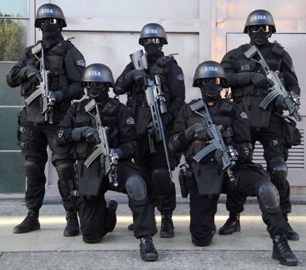 Interpol Police спецназ