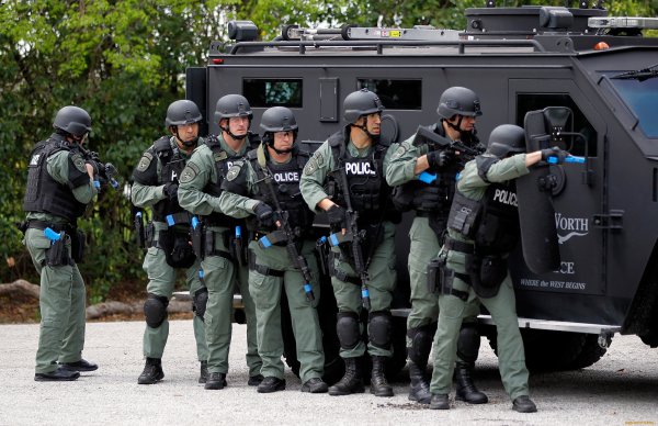 Спецназ полиции США SWAT