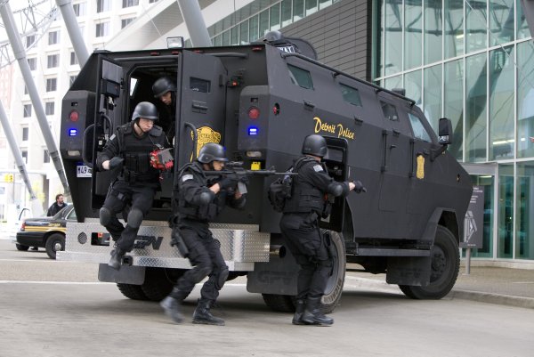 Американский полицейский спецназ SWAT