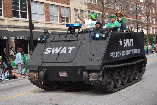Спецназ SWAT БТР