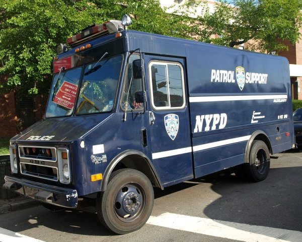 Полицейский грузовик NYPD Police