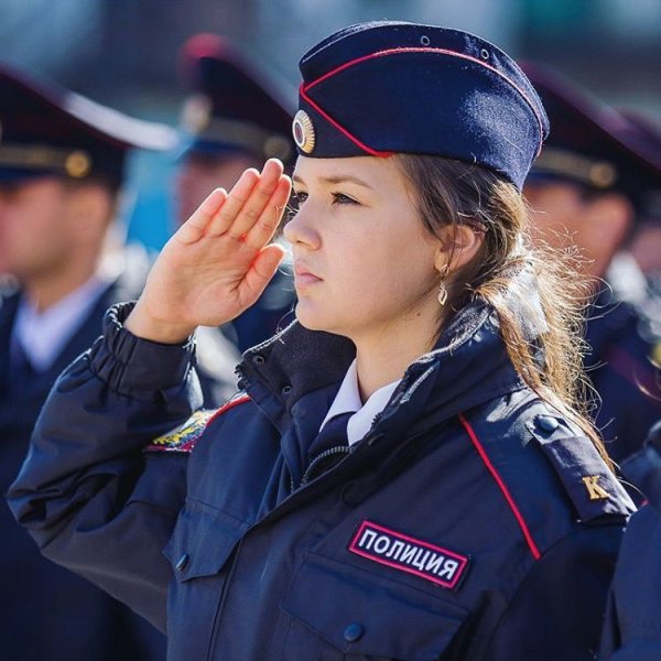 Девушка полицейский