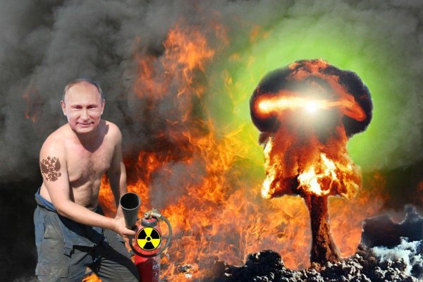 Человек на фоне ядерного взрыва