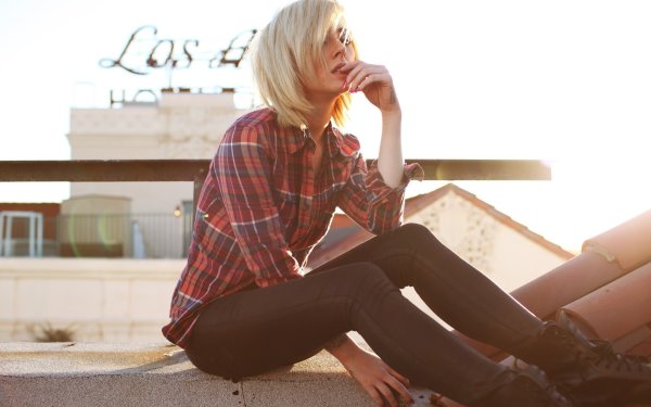 Alysha nett блондинка