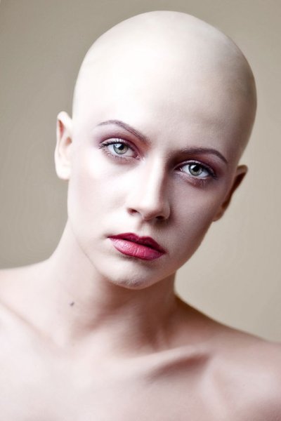 Мия Бойко лысая