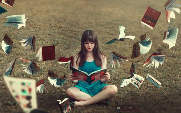 Девушка с книгой