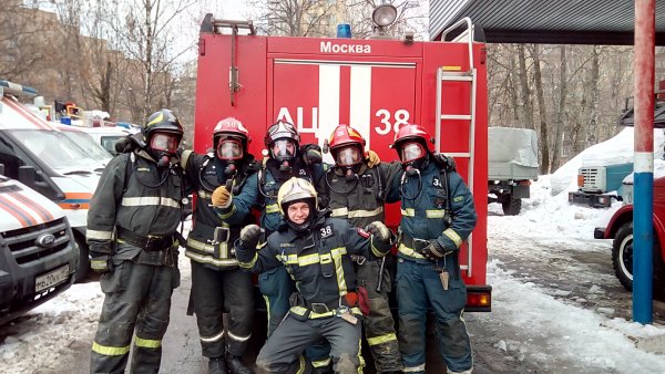 Пожарные МЧС России