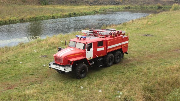 Автоцистерна пожарная АЦ 5.5-40 Урал-5557