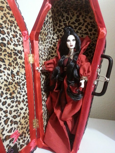 Barbie Haunted Beauty Vampire