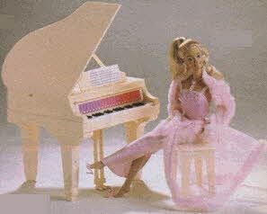 Кукла за роялем
