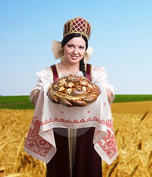 Русская красавица с хлебом и солью