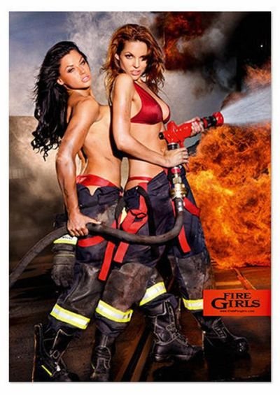 Девушки в пожарной форме