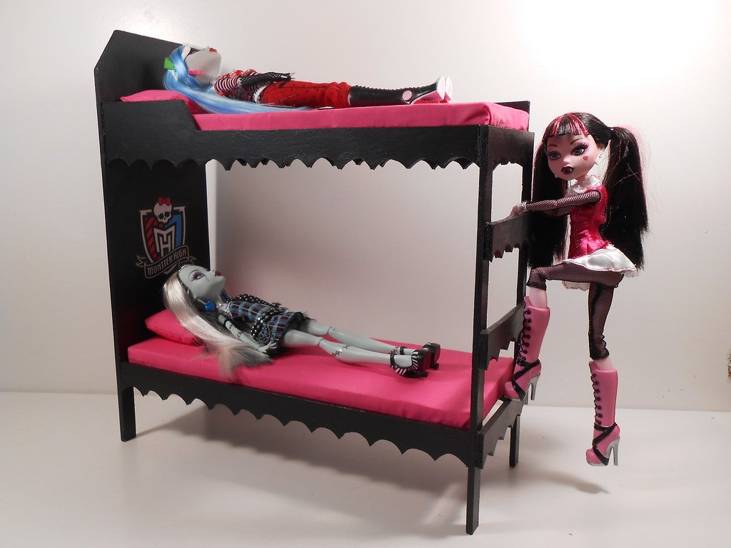 Кроватка для куклы своими руками