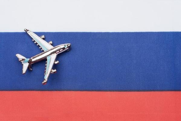 Флаг России на самолете