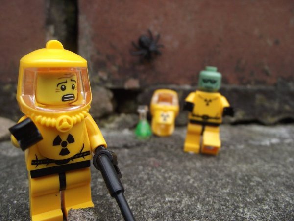 Лего Hazmat Suit