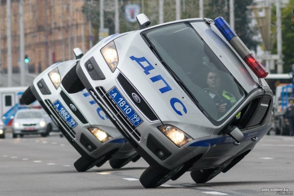 Полицейский автомобиль