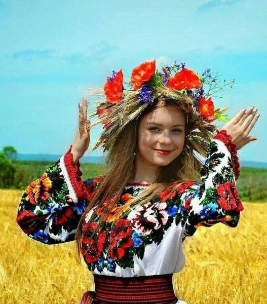 Красавицы в вышиванках