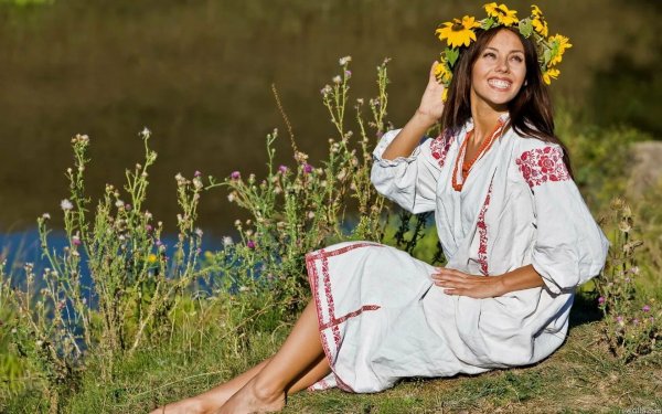 Украинские девушки в вышиванках