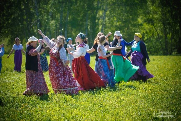 Хоровод девушек