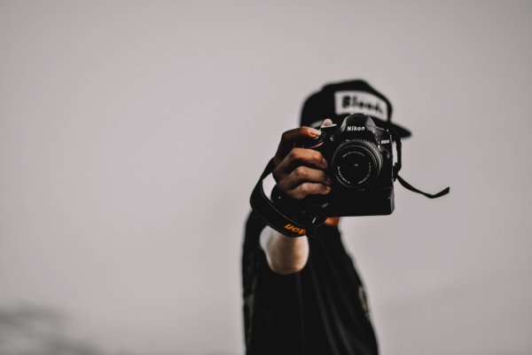Картинки человек камера (48 фото)