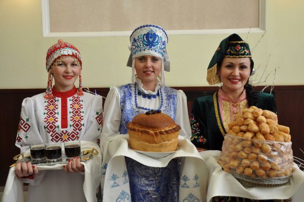 Встречают с хлебом и солью