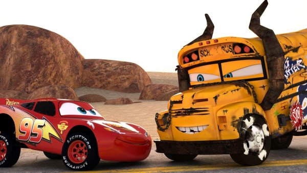 Lightning MCQUEEN cars Race