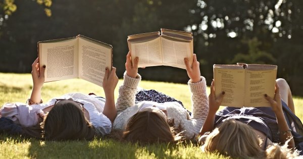 Чтение книг