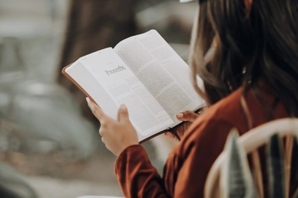 Человек с книжкой
