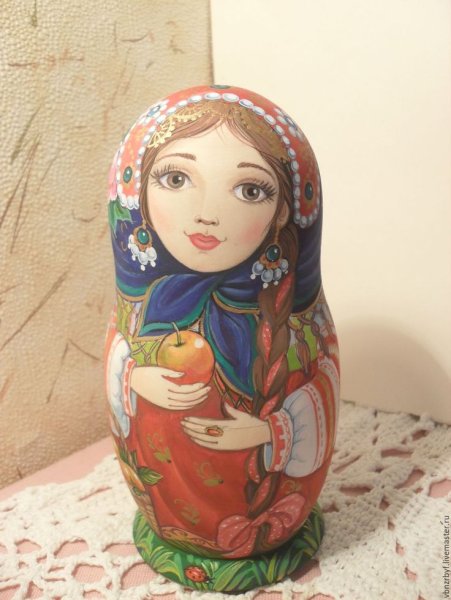 Красивое лицо матрешки