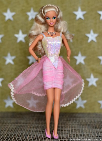 Costume Ball Barbie 1990