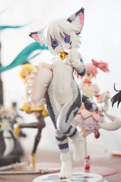 Шарнирные фигурки кошек